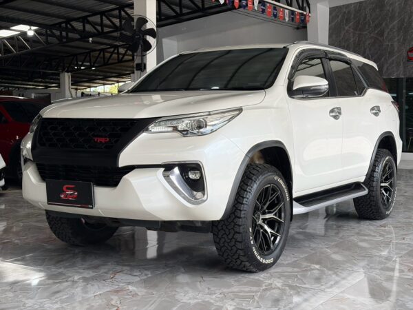 TOYOTA FORTUNER 2.4 V AUTO ปี 2018 จดทะเบียน 2562