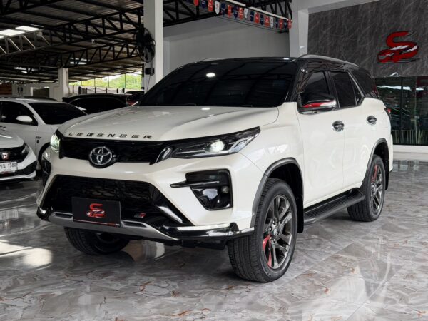 TOYOTA FORTUNER 2.8 V AUTO ปี 2017 / 2560