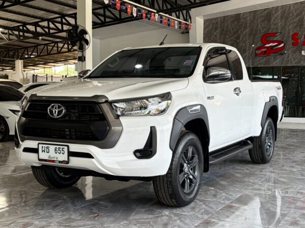 TOYOTA HILUX REVO SMART CAB PRERUNNER 2.4 ENTRY / MT ปี 2021 2564